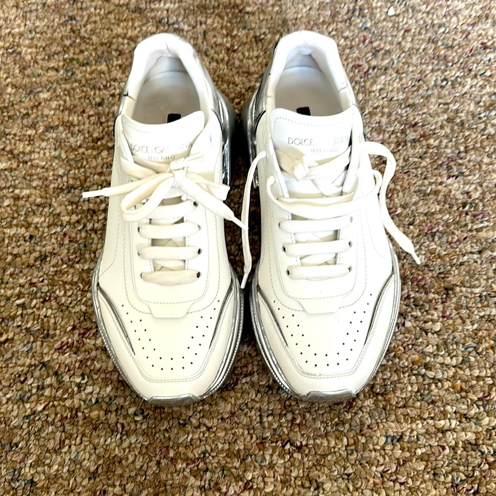 Dolce & Cabbana sneakers, great Condition White and silver